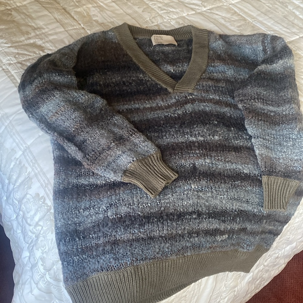 NWOT Thaddeus O’Neil men sweater. Medium.